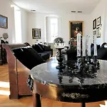 Seven Historical Lejlighedshotel