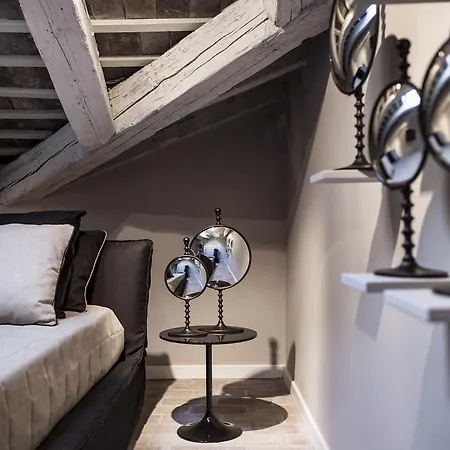 Seven Historical Apart Otel