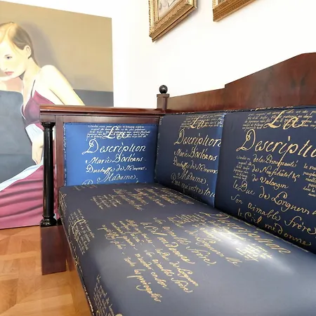 Seven Historical Apart Otel 4*