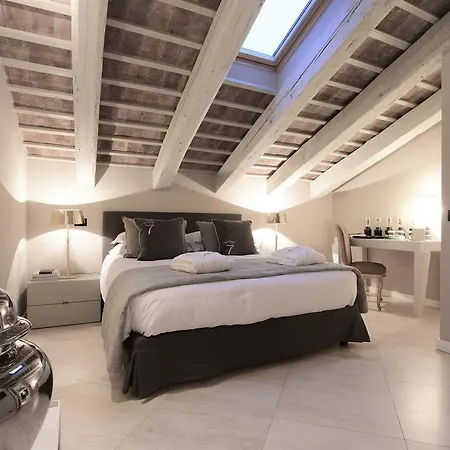 מלון דירות Seven Historical טריאסטה