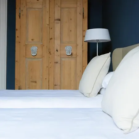 Seven Historical מלון דירות טריאסטה