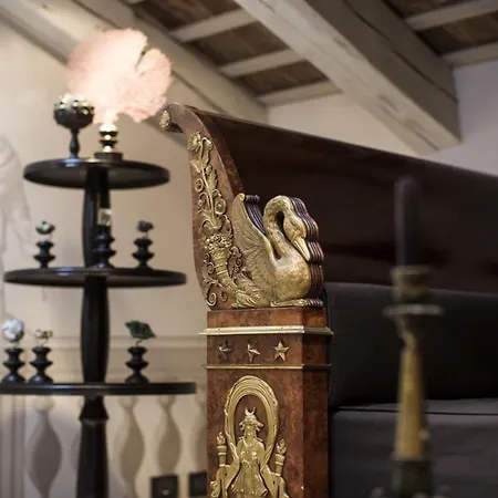 מלון דירות Seven Historical 4*