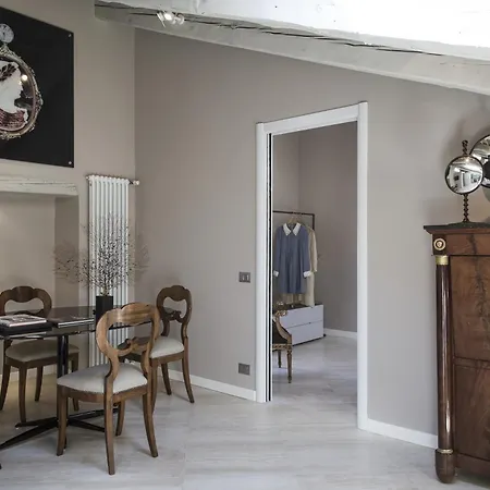 Seven Historical מלון דירות