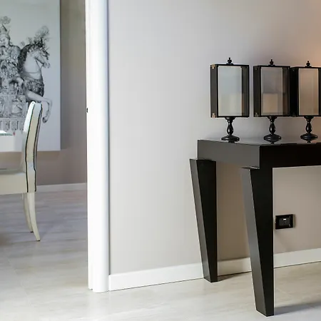 מלון דירות Seven Historical 4*