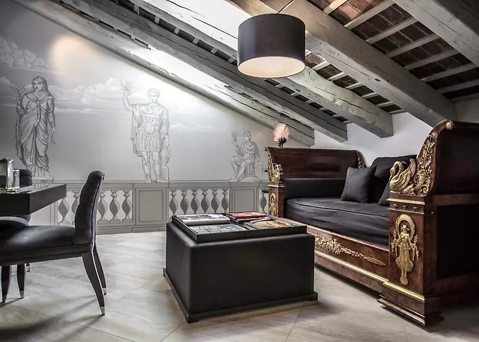 Seven Historical Трієст