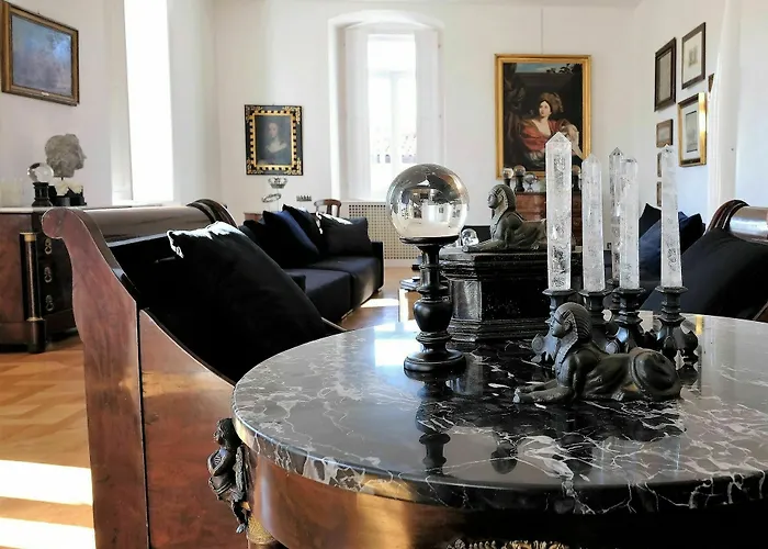 Seven Historical Апарт-готель