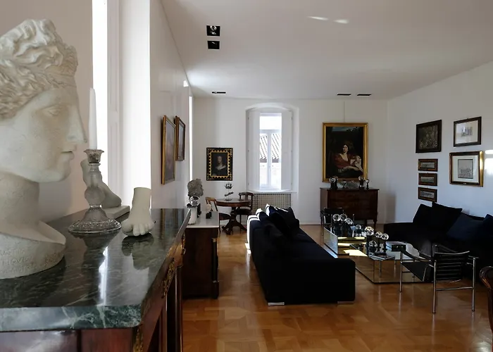 Aparthotel Seven Historical Trieste