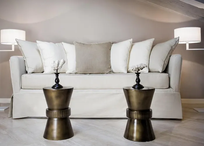 Seven Historical Трієст